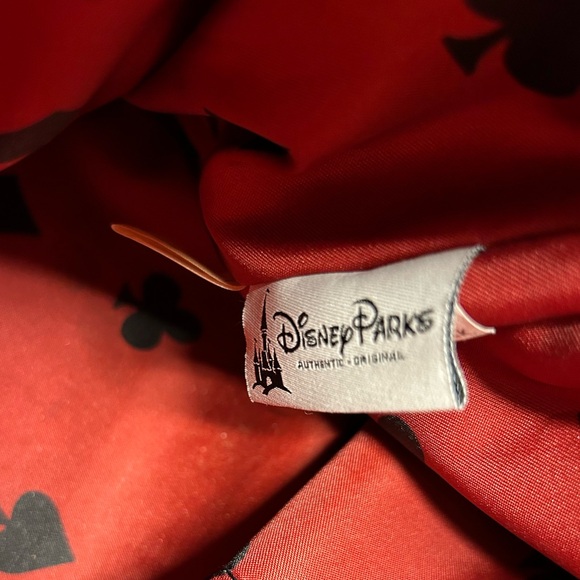 Disney Vera Bradley Alice in Wonderland Painting the Roses Red Tote Bag Purse - Picture 5 of 8